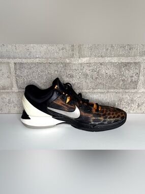 Nike Zoom Kobe 7 System Cheetah Leopard Print Basketball Shoes Size 13